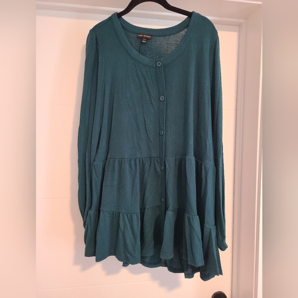 Lane Bryant winter green faux button layered peplum long sleeve top - Picture 2 of 8